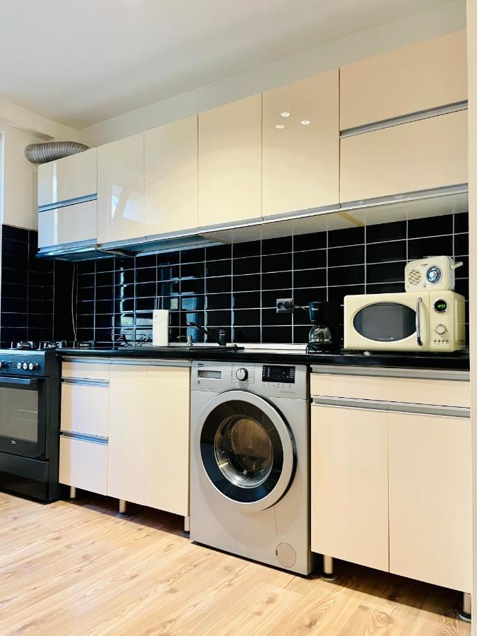 Thias Apartment -Parter, Langa Spitalul Marie Curie Bükreş Dış mekan fotoğraf