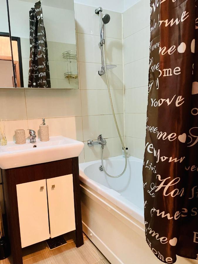 Thias Apartment -Parter, Langa Spitalul Marie Curie Bükreş Dış mekan fotoğraf
