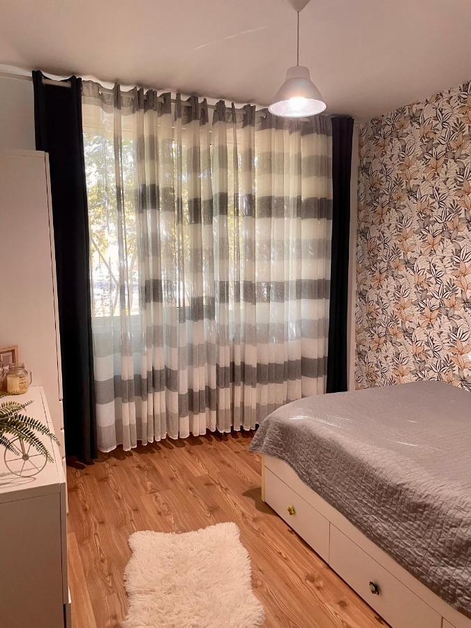 Thias Apartment -Parter, Langa Spitalul Marie Curie Bükreş Dış mekan fotoğraf